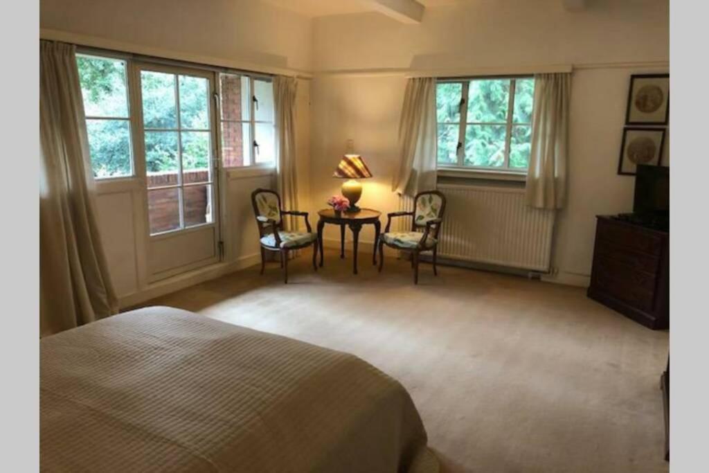 Vrijstaande Rietgedekte Villa Nabij Uitvalswegen 바세나르 외부 사진