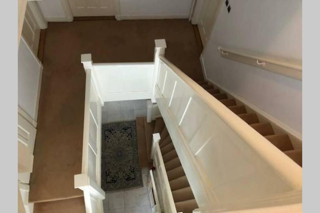 Vrijstaande Rietgedekte Villa Nabij Uitvalswegen 바세나르 외부 사진