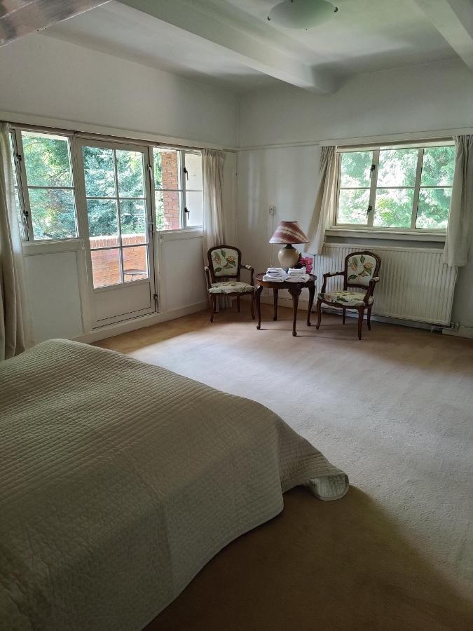 Vrijstaande Rietgedekte Villa Nabij Uitvalswegen 바세나르 외부 사진