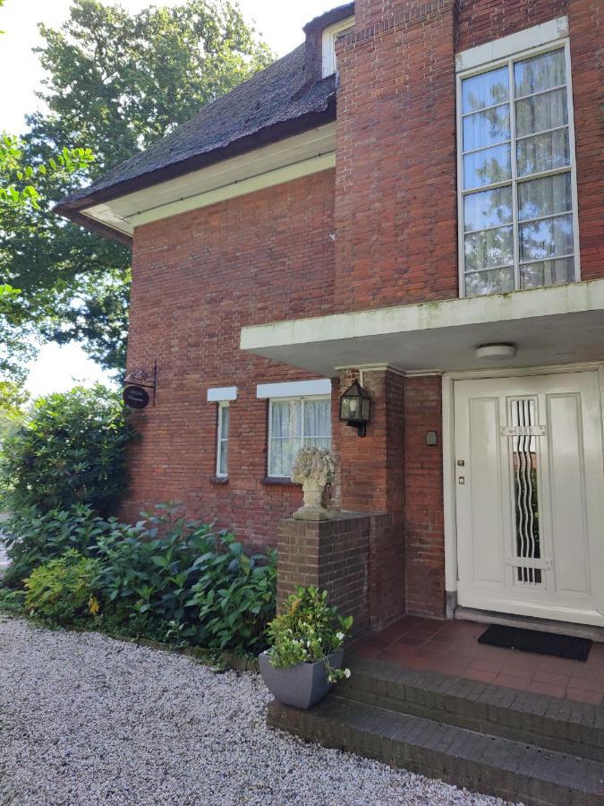 Vrijstaande Rietgedekte Villa Nabij Uitvalswegen 바세나르 외부 사진